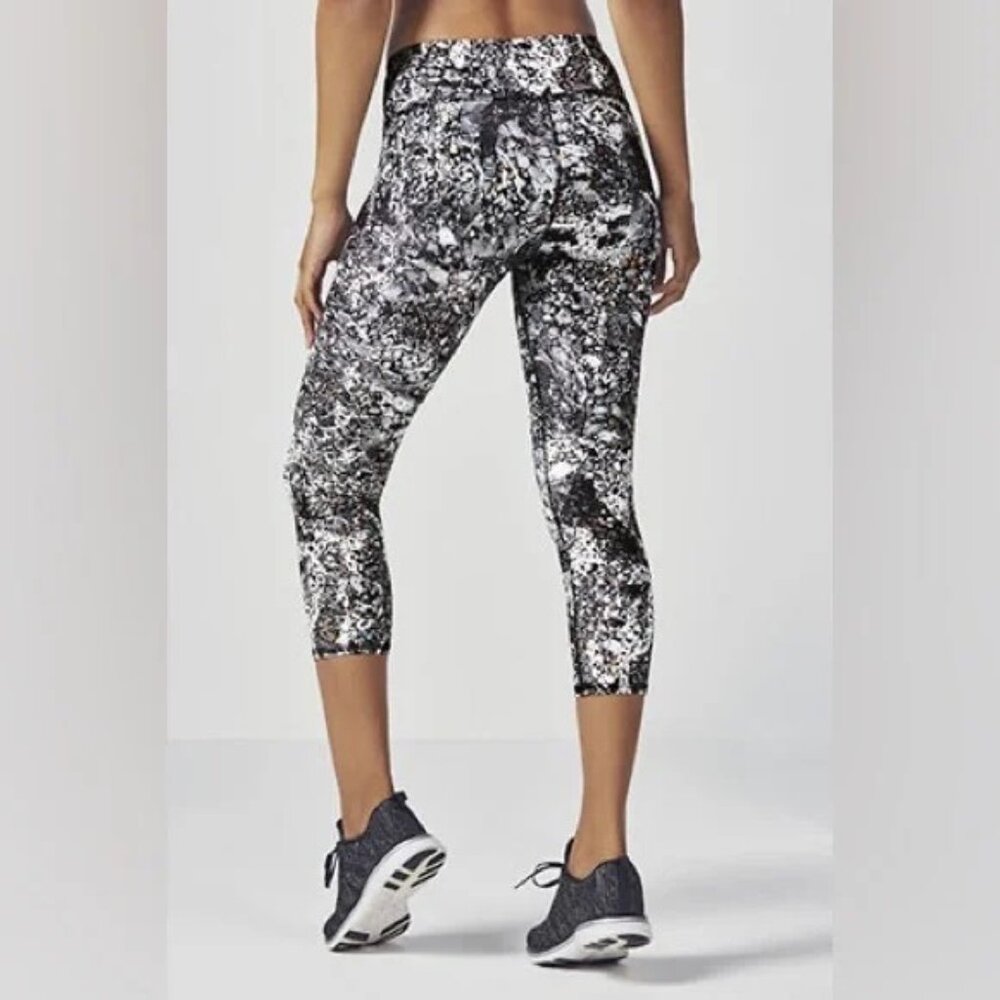Fabletics Powerhold Capri Leggings with Speckled Design | Size L - Picture 2 of 6